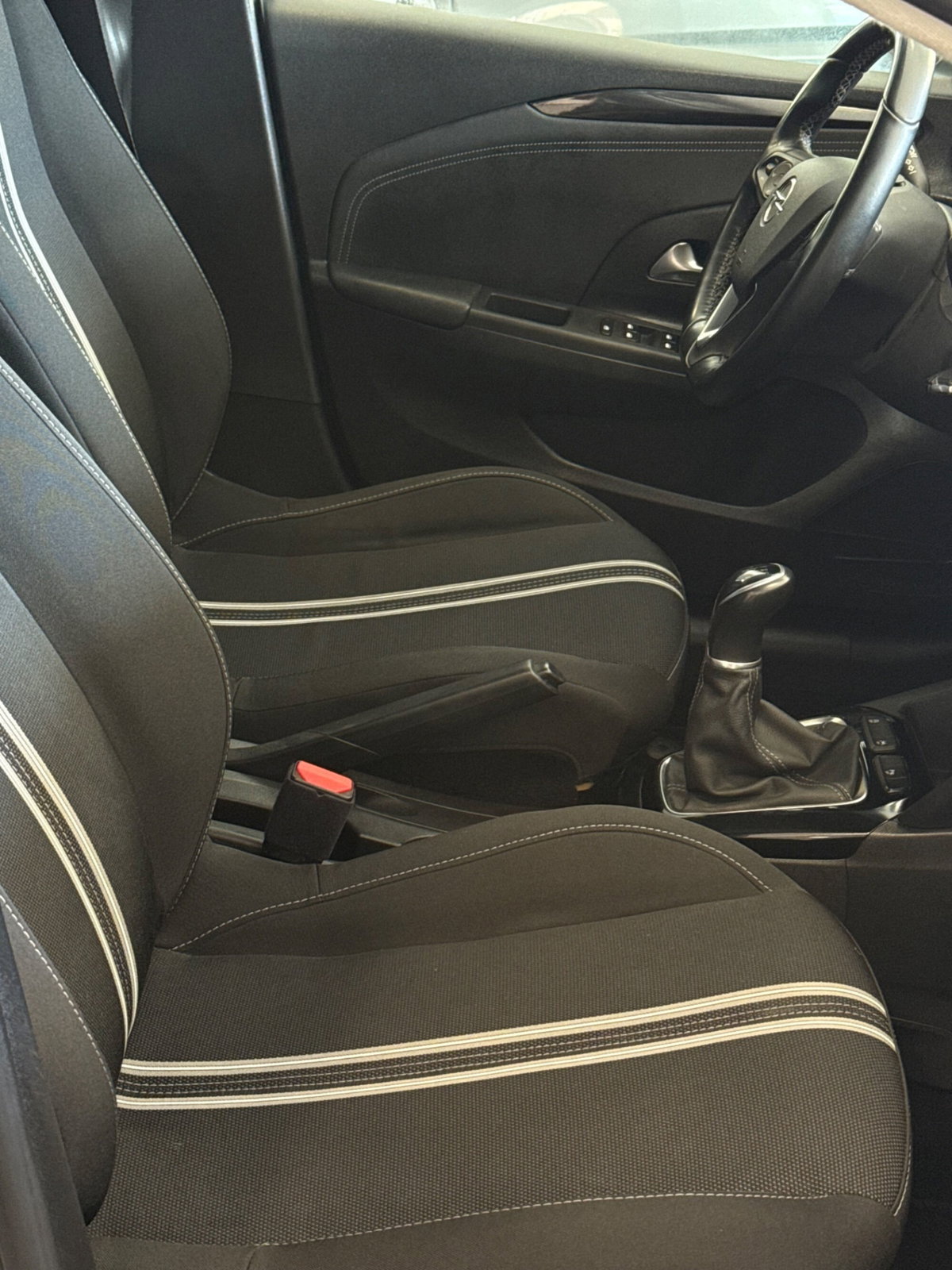 Opel Corsa 1.2 Edition (12)