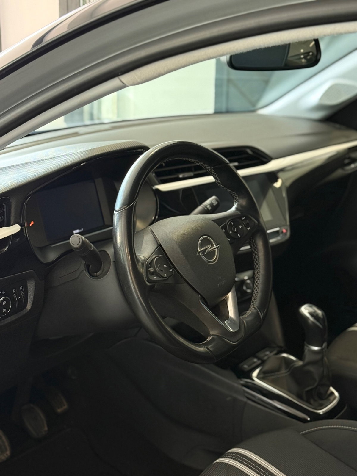 Opel Corsa 1.2 Edition (5)