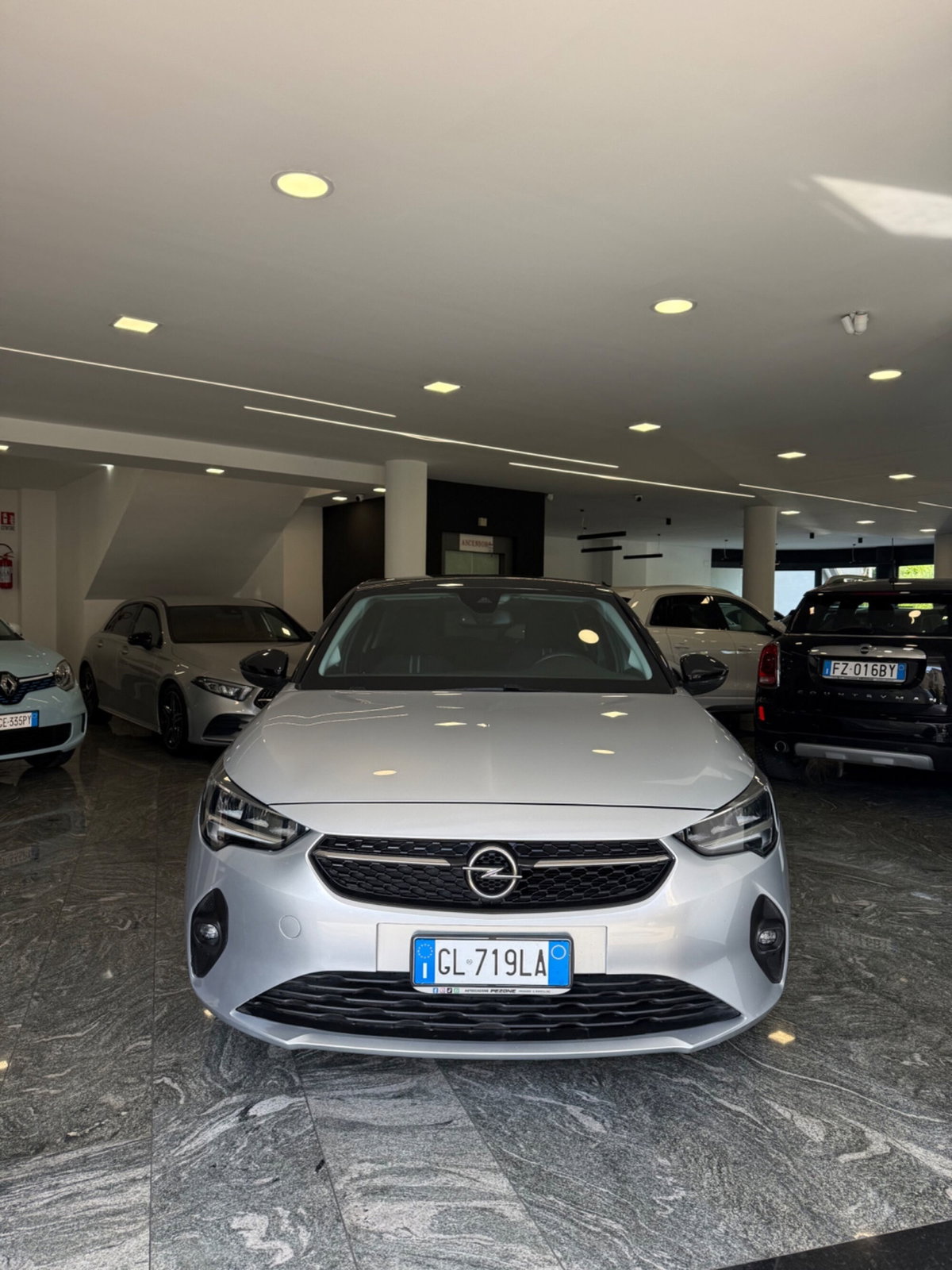 Opel Corsa 1.2 Edition (7)