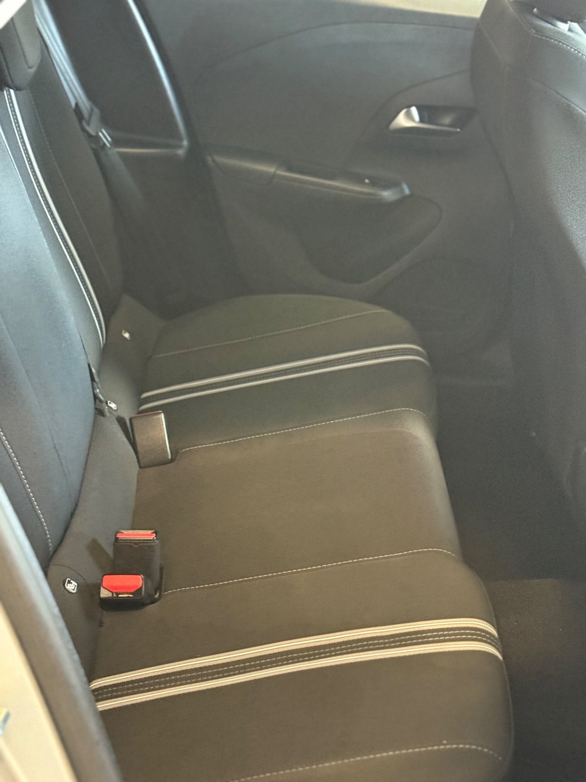 Opel Corsa 1.2 Edition (8)