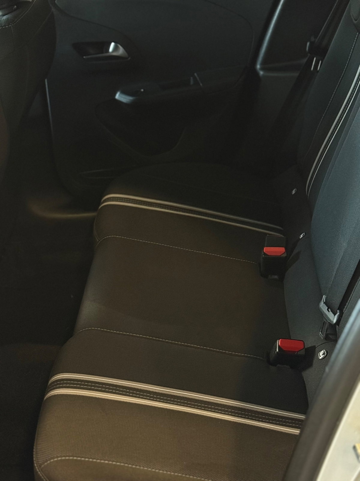 Opel Corsa 1.2 Edition (9)