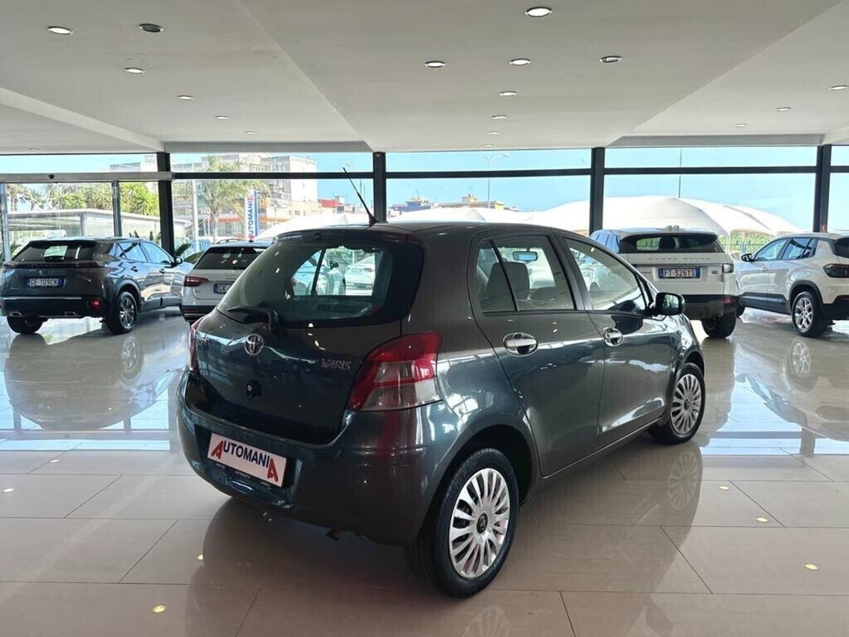 Toyota Yaris 1.D-4D DPF 5 porte M-MT Sol (3)