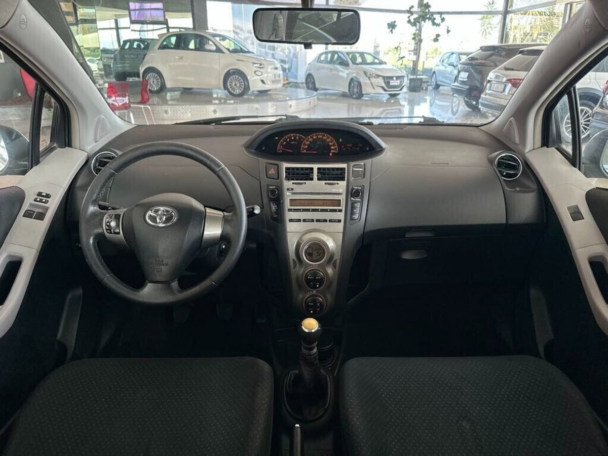 Toyota Yaris 1.D-4D DPF 5 porte M-MT Sol (5)