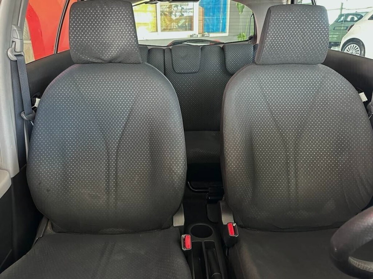 Toyota Yaris 1.D-4D DPF 5 porte M-MT Sol (6)