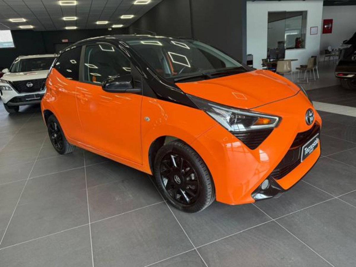 Toyota Aygo Connect 1.0 VVT-i 72 CV 5 porte x-cite