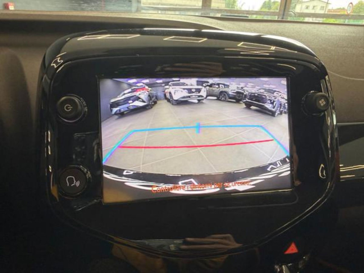 Toyota Aygo Connect 1.0 VVT-i 72 CV 5 porte x-cite (15)
