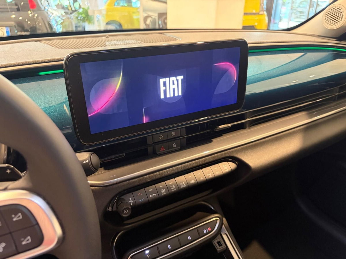 Fiat 600 1.2 hybrid 145cv auto (10)