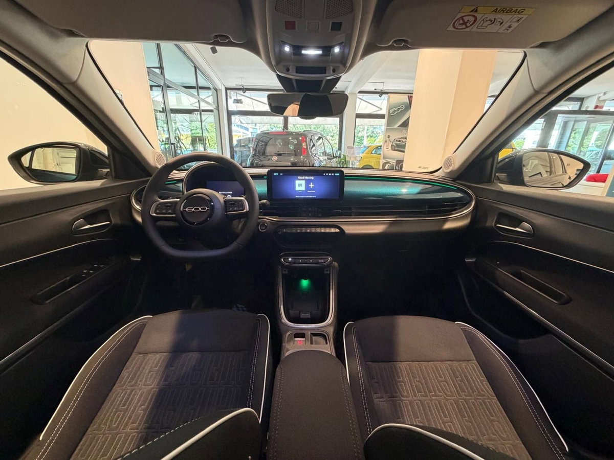 Fiat 600 1.2 hybrid 145cv auto (7)