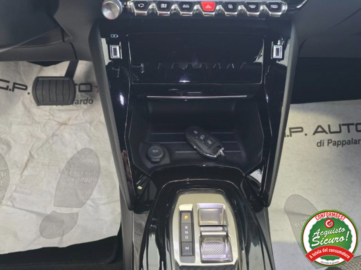 Peugeot 2008 1.2 hybrid Allure 145cv e-dcs6 (17)
