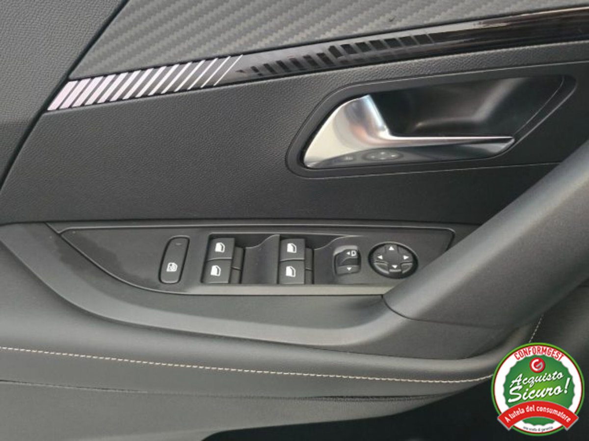 Peugeot 2008 1.2 hybrid Allure 145cv e-dcs6 (20)