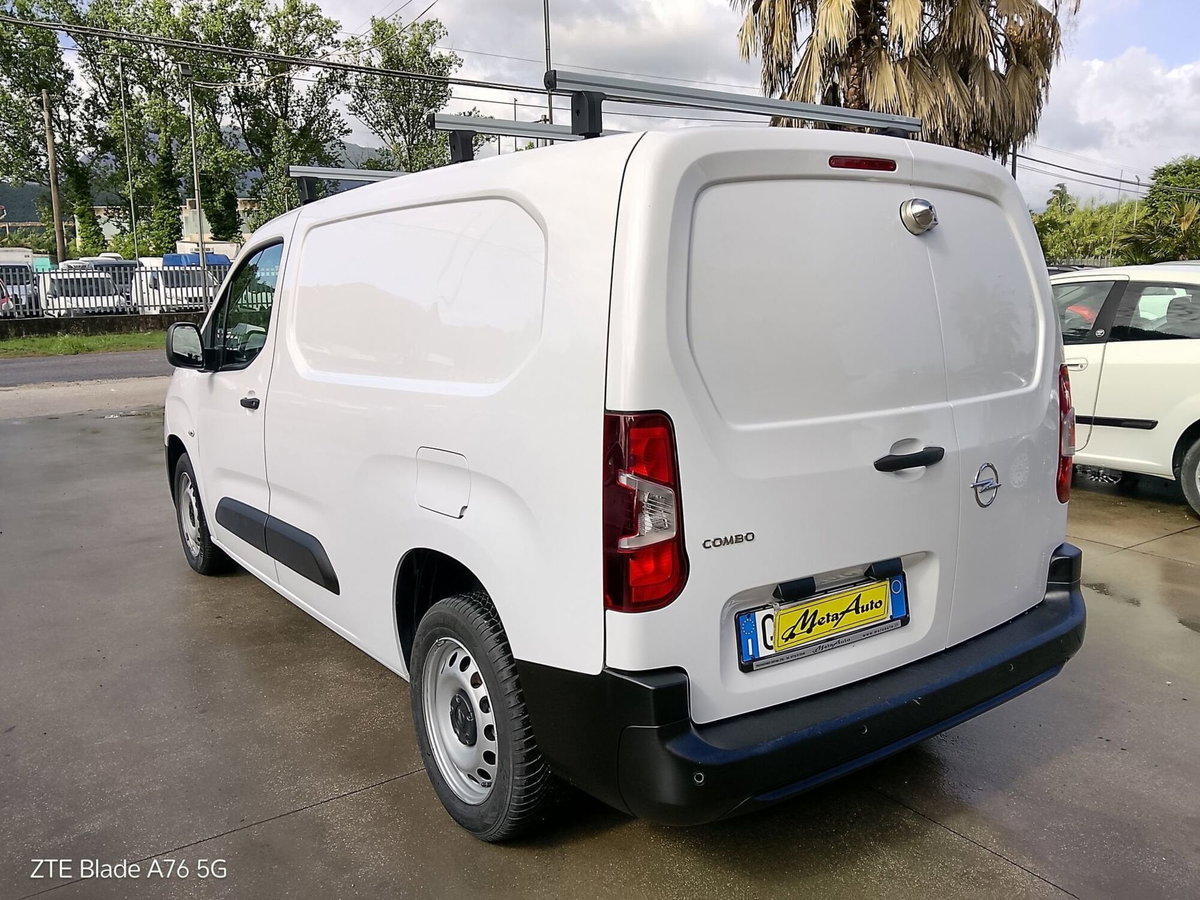 Opel Combo Furgone Cargo 1.5 Diesel 100CV S&S PL-DC 850kg Essentia (4)