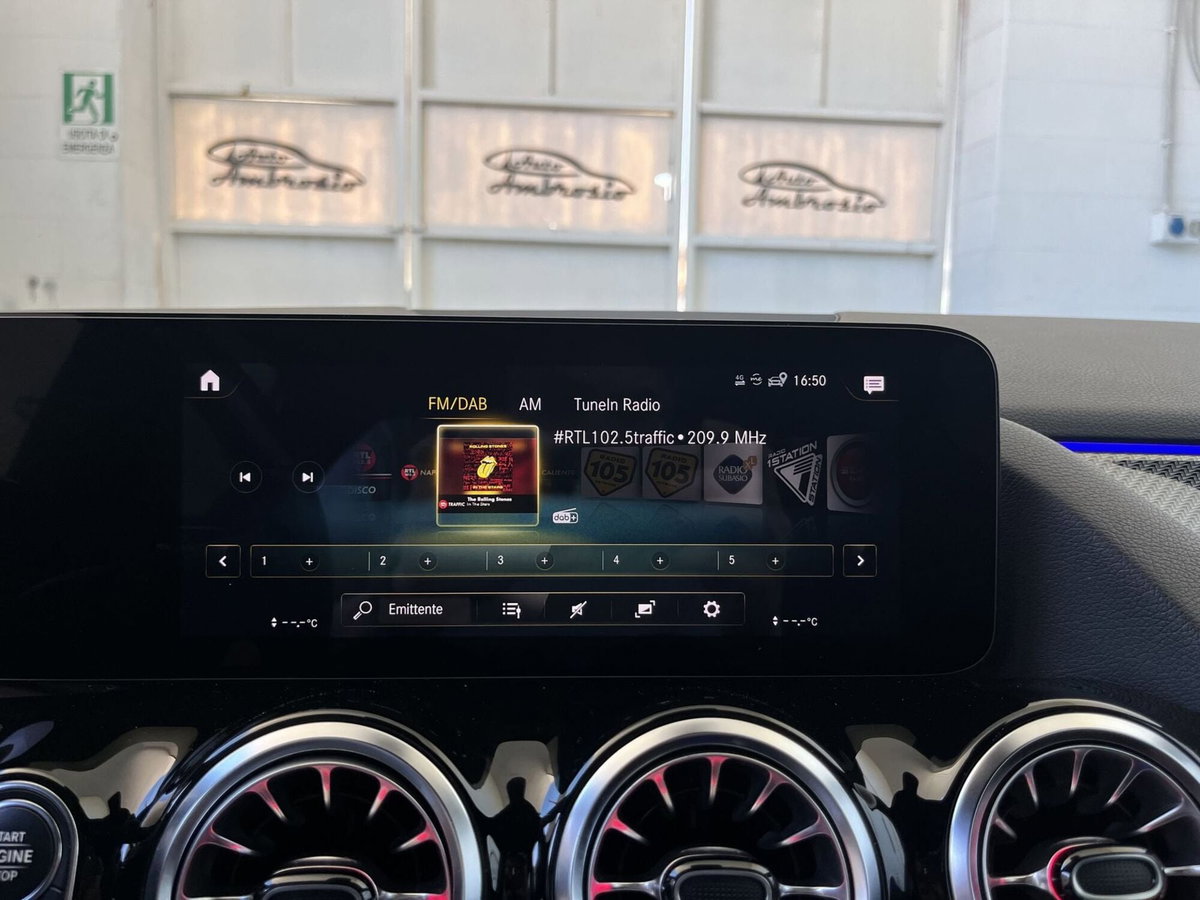 Mercedes-Benz GLA SUV 200 d AMG Line Premium Plus 4matic auto (12)