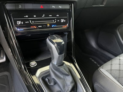 Volkswagen T-Roc 1.5 tsi R-Line dsg (17)