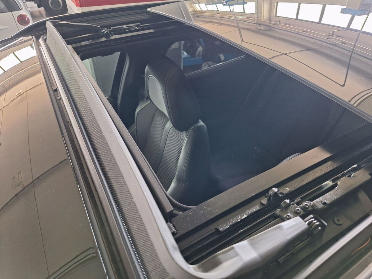 Peugeot 2008 PureTech 130 S&S EAT8 GT Pack (10)