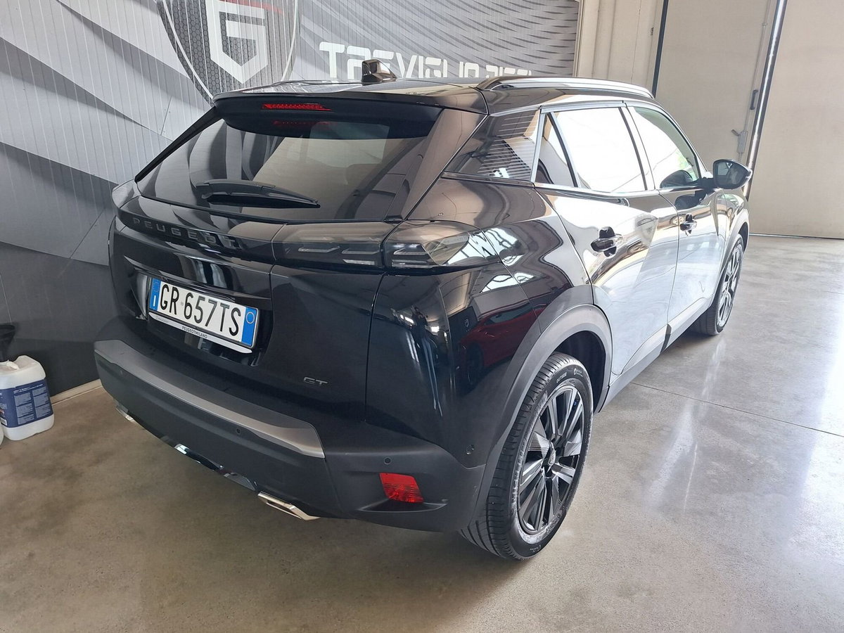 Peugeot 2008 PureTech 130 S&S EAT8 GT Pack (4)