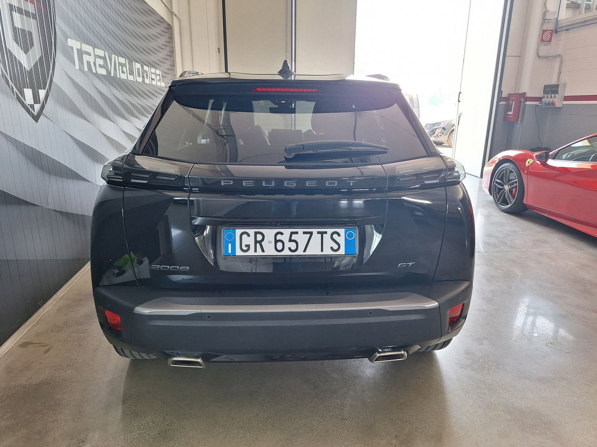 Peugeot 2008 PureTech 130 S&S EAT8 GT Pack (5)