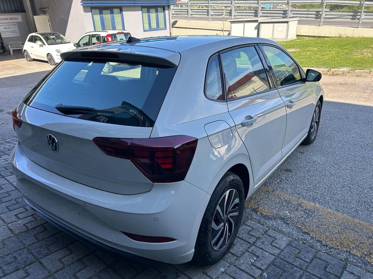 Volkswagen Polo 1.0 tsi Life 95cv (7)