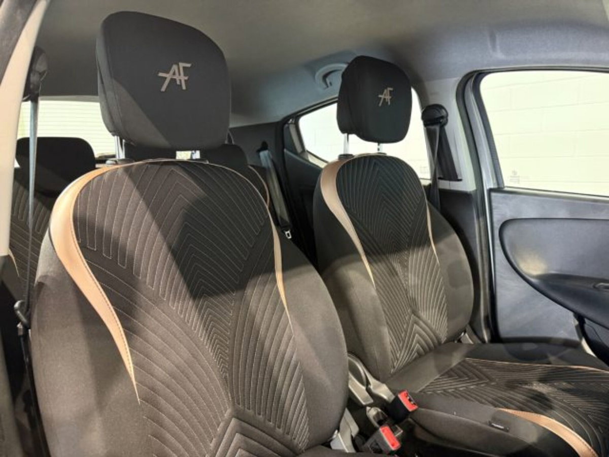Lancia Ypsilon 1.2 69 CV 5 porte GPL Ecochic Alberta Ferretti (13)