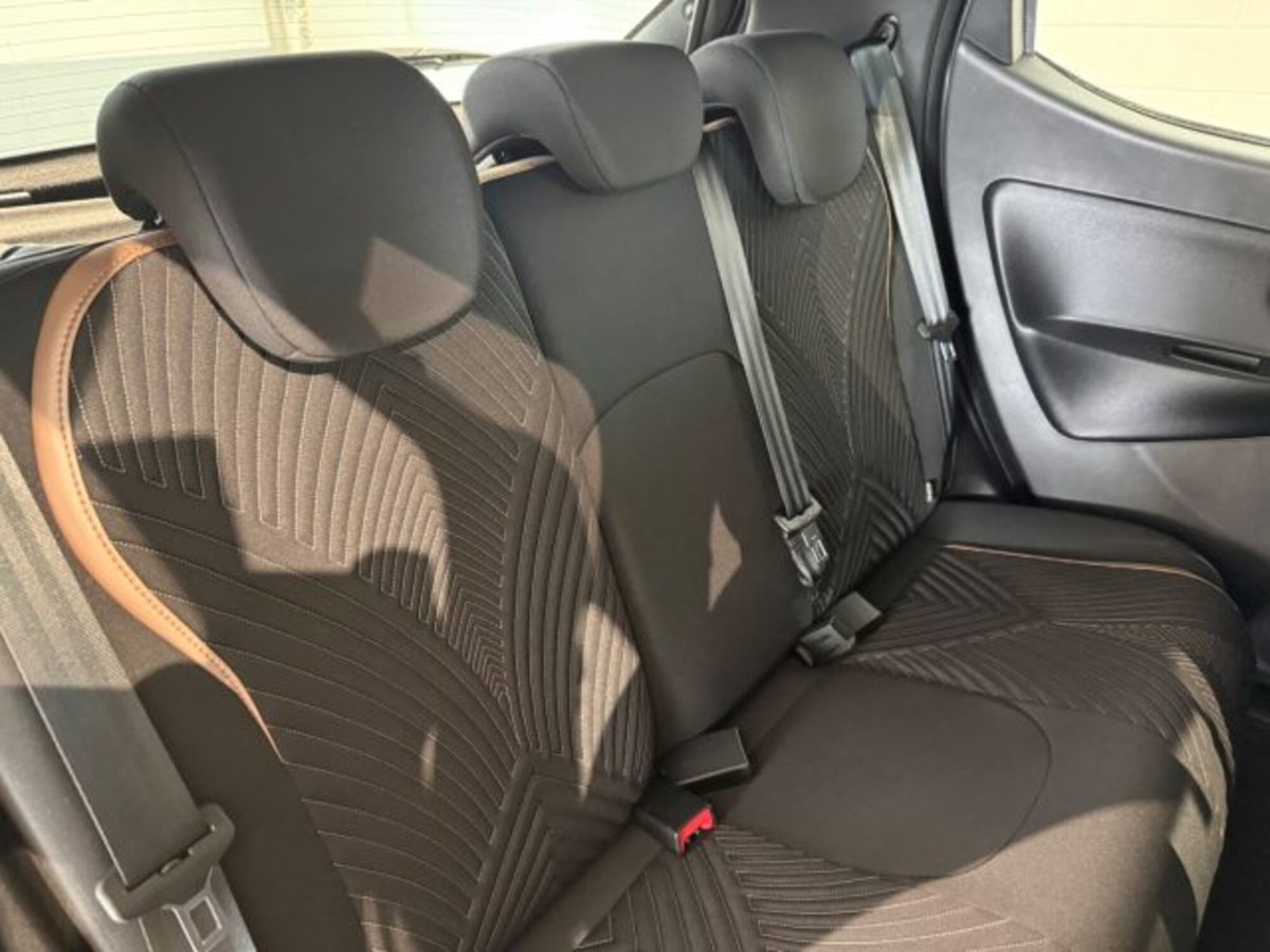 Lancia Ypsilon 1.2 69 CV 5 porte GPL Ecochic Alberta Ferretti (14)