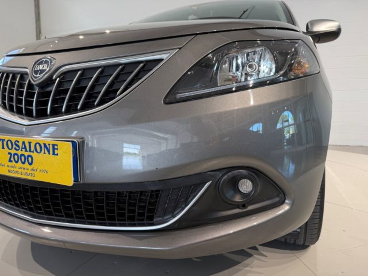 Lancia Ypsilon 1.2 69 CV 5 porte GPL Ecochic Alberta Ferretti (15)