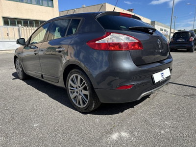 Renault Mégane Cabrio 1.5 dCi 110CV EDC Luxe (4)
