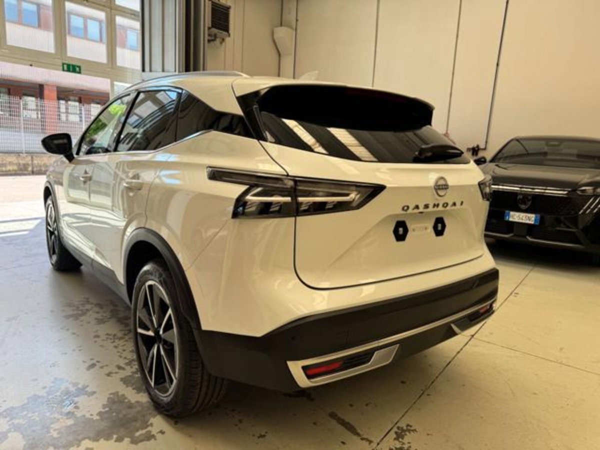 Nissan Qashqai 1.3 mhev Tekna 4wd 158cv xtronic (6)