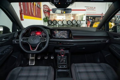 Volkswagen Golf 2.0 tsi GTI MT Ultimate 245cv (2)