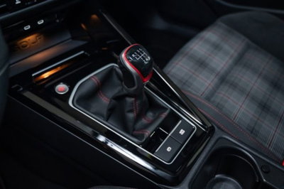 Volkswagen Golf 2.0 tsi GTI MT Ultimate 245cv (7)