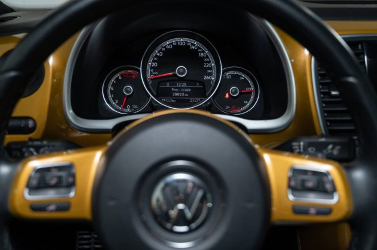Volkswagen Maggiolino Cabrio 1.4 TSI Sport BlueMotion Technology (9)