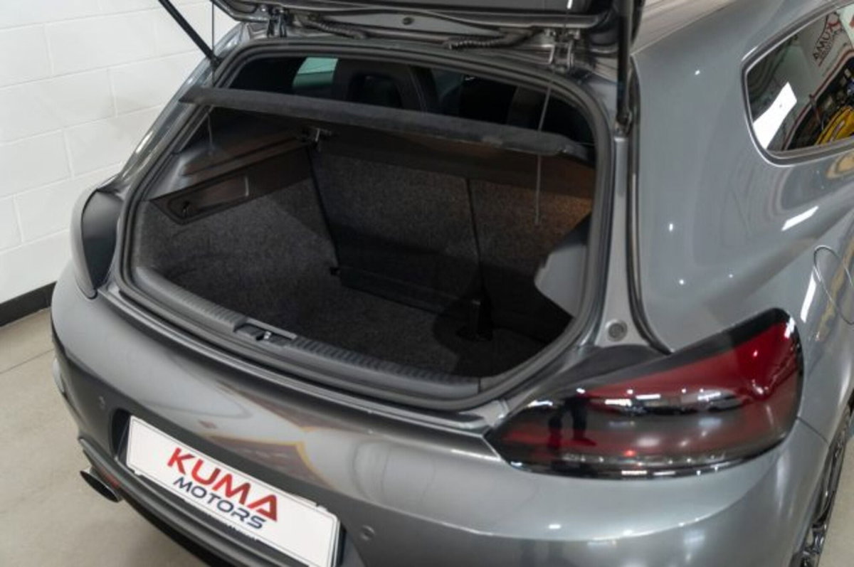 Volkswagen Scirocco 2.0 TSI DSG R (18)