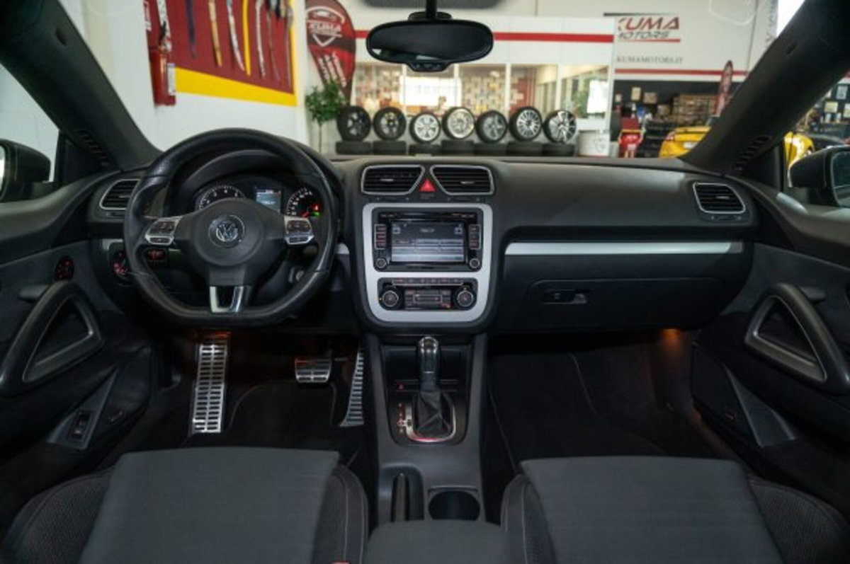 Volkswagen Scirocco 2.0 TSI DSG R (2)