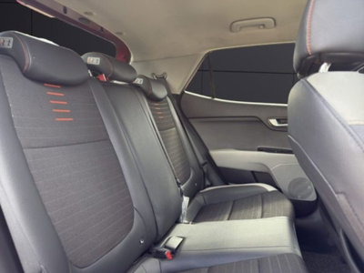Kia Stonic 1.6 CRDi 110 CV Urban (19)