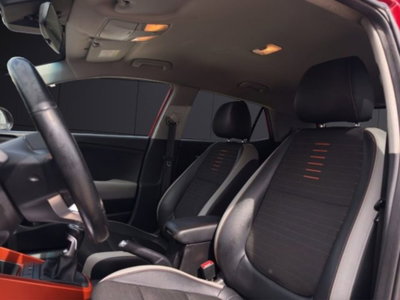 Kia Stonic 1.6 CRDi 110 CV Urban (9)