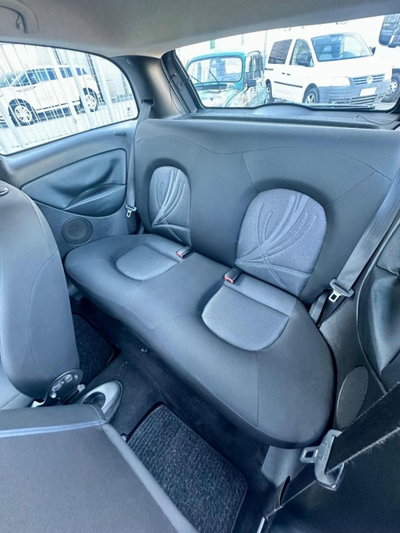 Lancia Ypsilon 1.3 MJT 75 CV Diva (14)