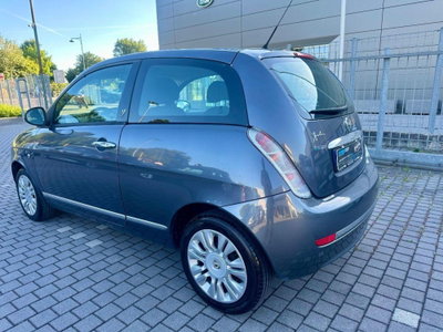 Lancia Ypsilon 1.3 MJT 75 CV Diva (8)