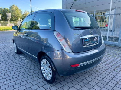 Lancia Ypsilon 1.3 MJT 75 CV Diva (9)
