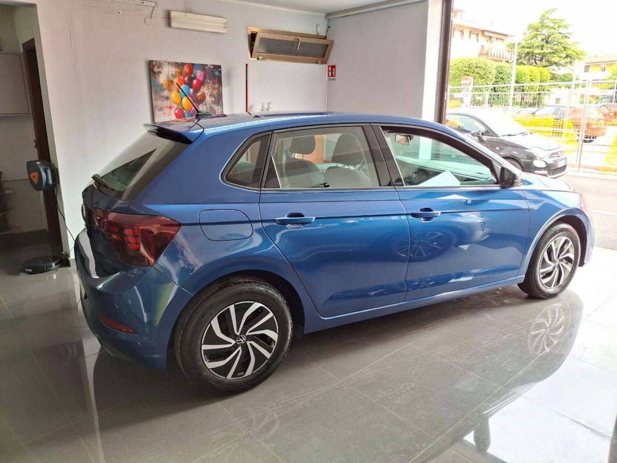 Volkswagen Polo 1.0 tsi Life 95cv (13)