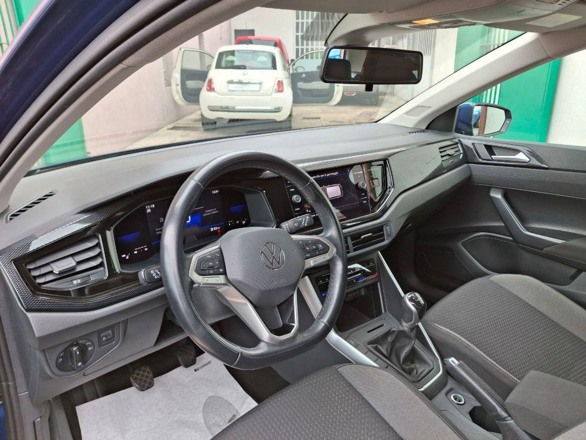 Volkswagen Polo 1.0 tsi Life 95cv (16)