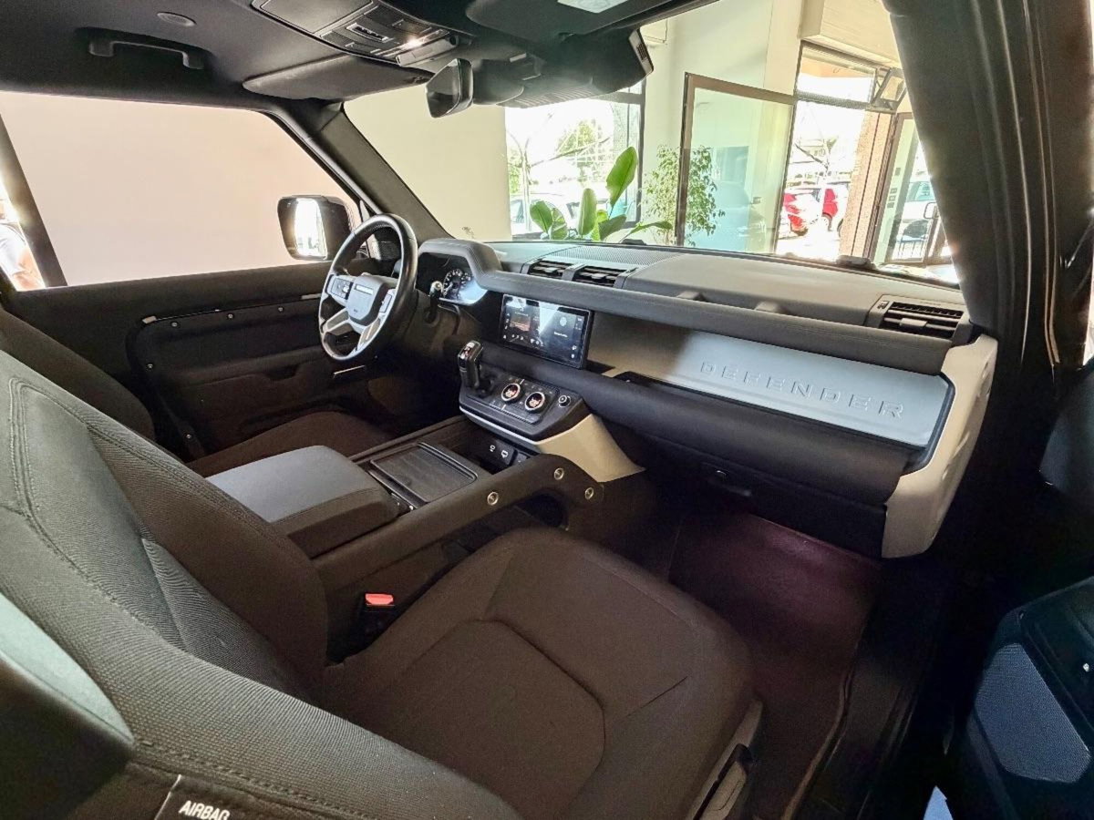Land Rover Defender 90 3.0d i6 mhev X-Dynamic SE awd 200cv auto (14)