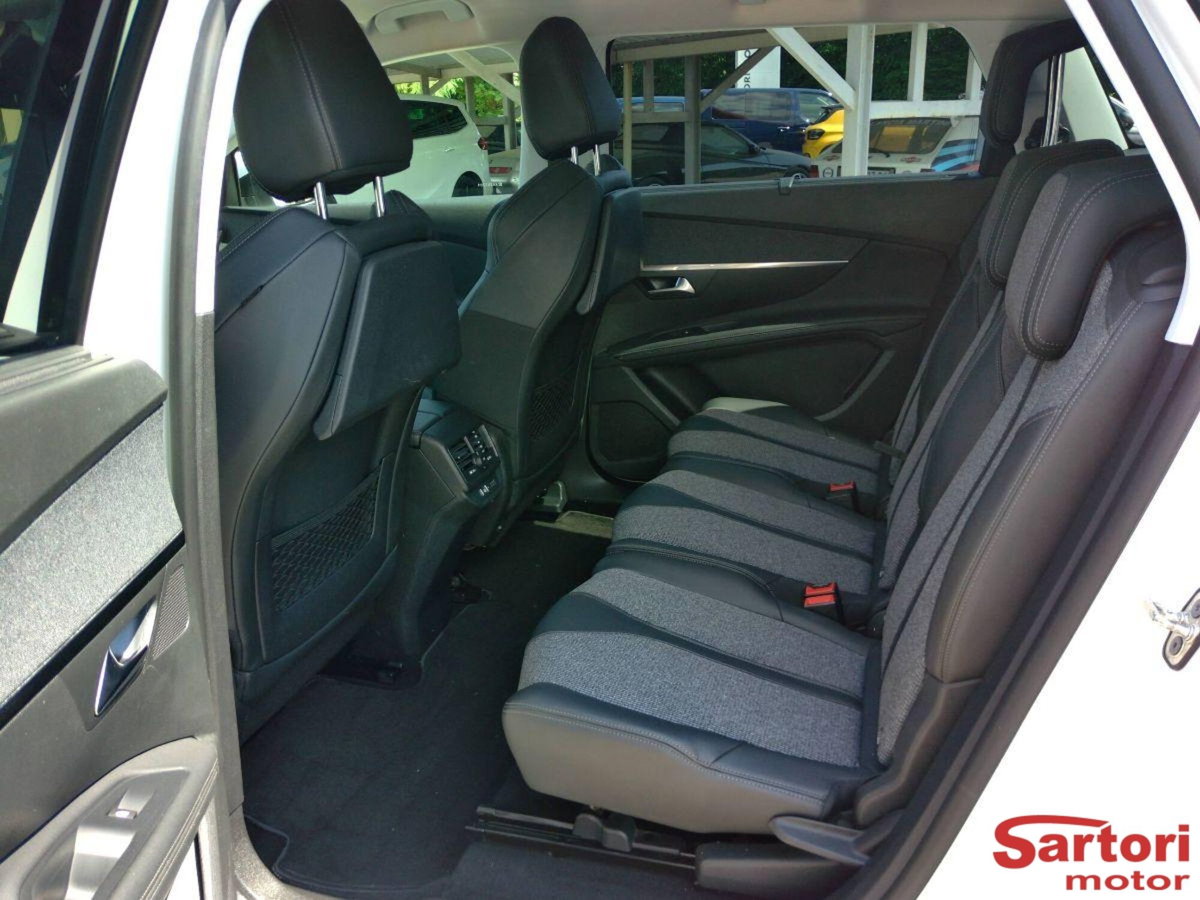 Peugeot 5008 BlueHDi 130 S&S EAT8 Allure (10)