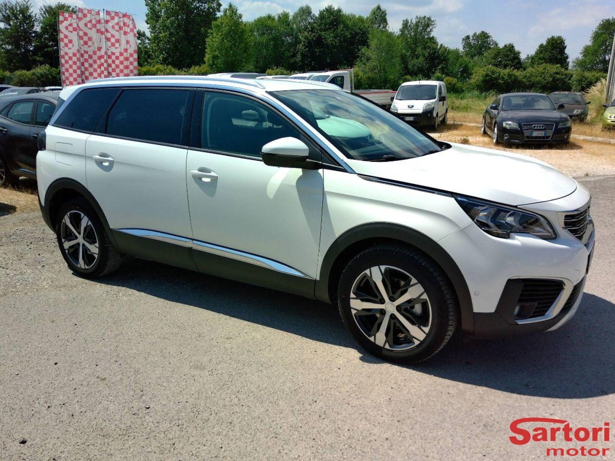 Peugeot 5008 BlueHDi 130 S&S EAT8 Allure (2)