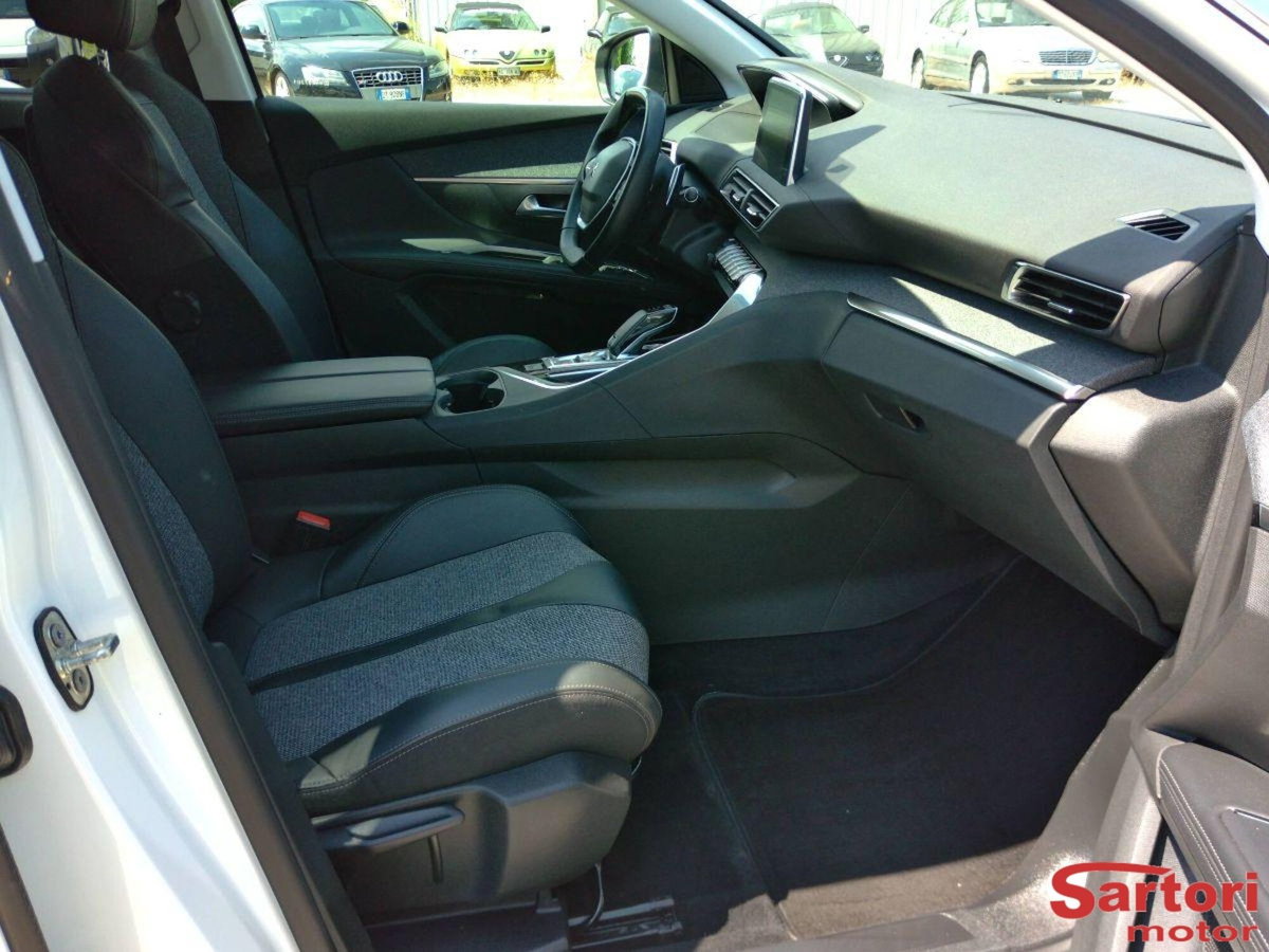 Peugeot 5008 BlueHDi 130 S&S EAT8 Allure (9)