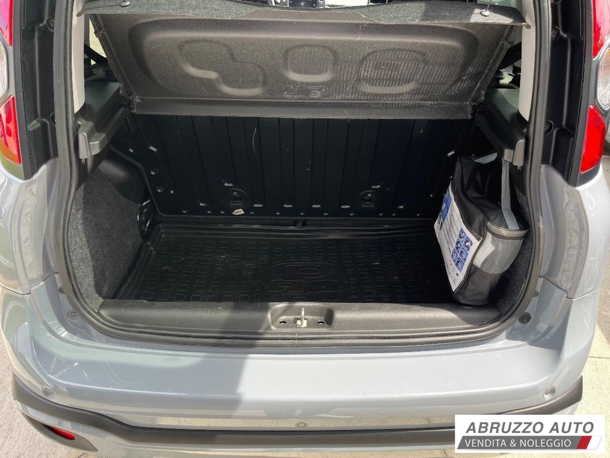Fiat Panda 1.0 FireFly S&S Hybrid City Cross (10)