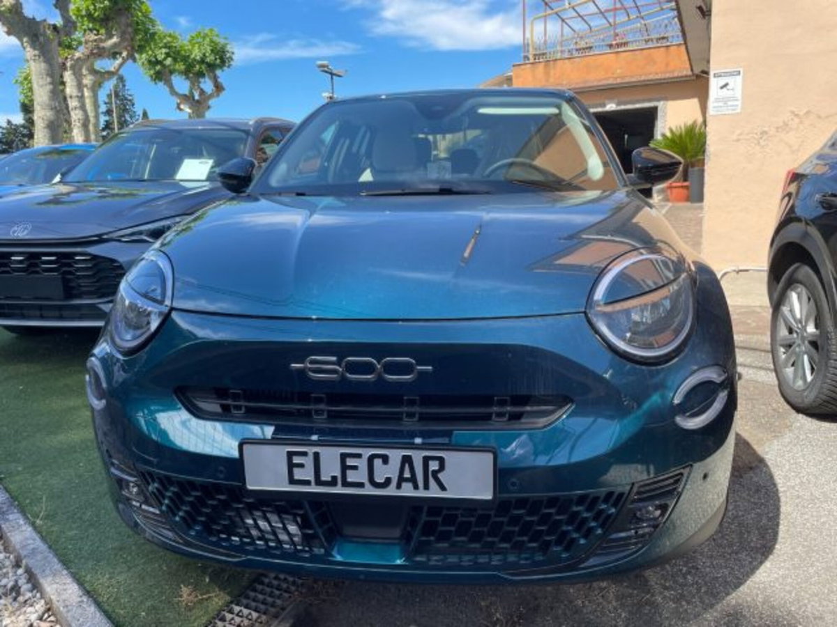Fiat 600 1.2 hybrid La Prima 145cv auto (2)