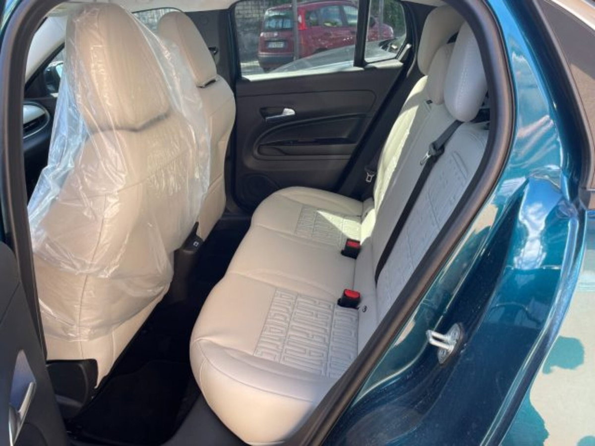 Fiat 600 1.2 hybrid La Prima 145cv auto (8)
