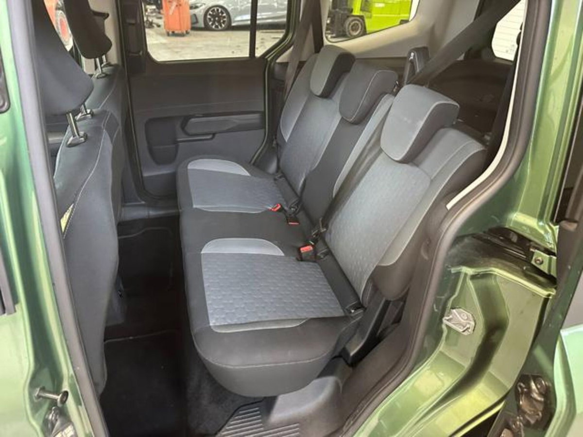 Ford Tourneo Courier 1.0 EcoBoost 100 CV Plus (12)