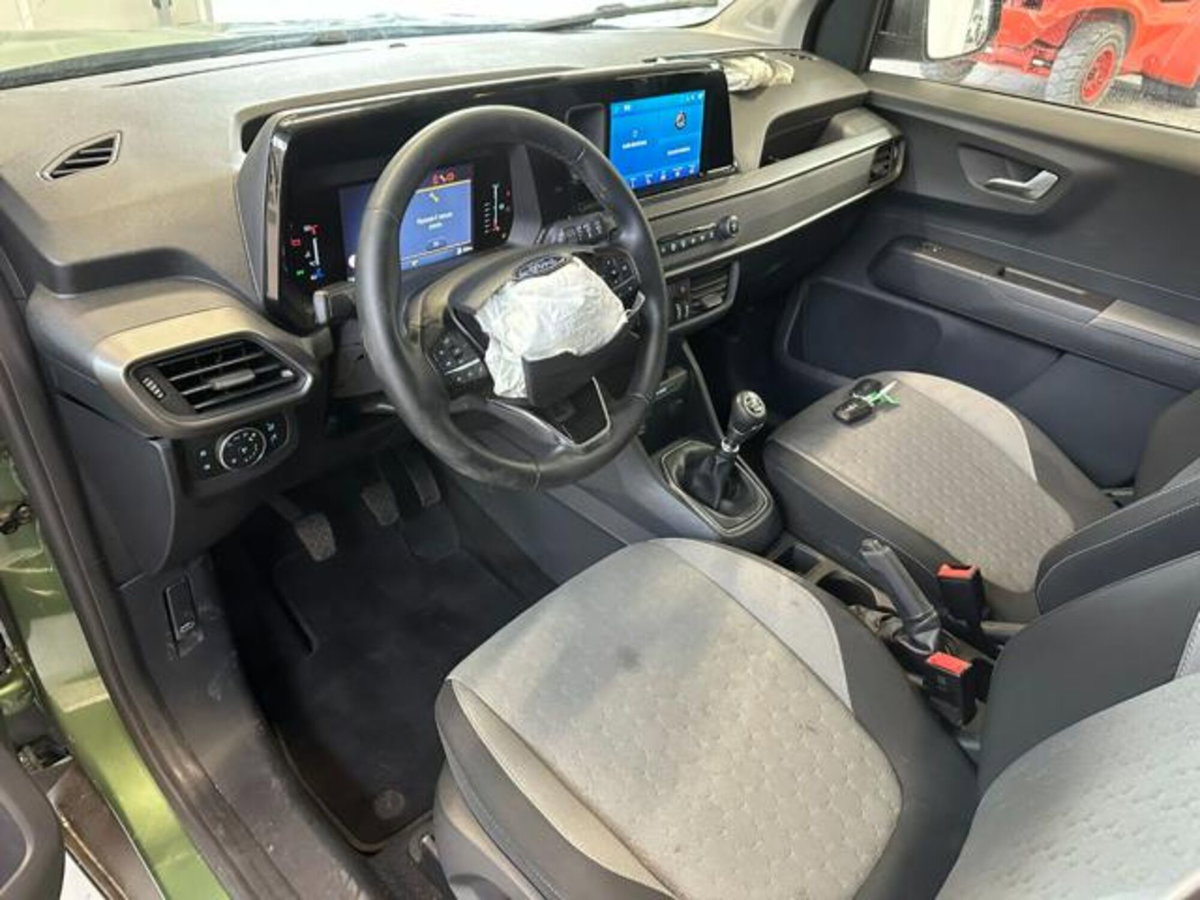 Ford Tourneo Courier 1.0 EcoBoost 100 CV Plus (13)