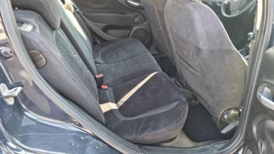 Fiat Punto 1.3 MJT II 75 CV 5 porte Lounge (11)
