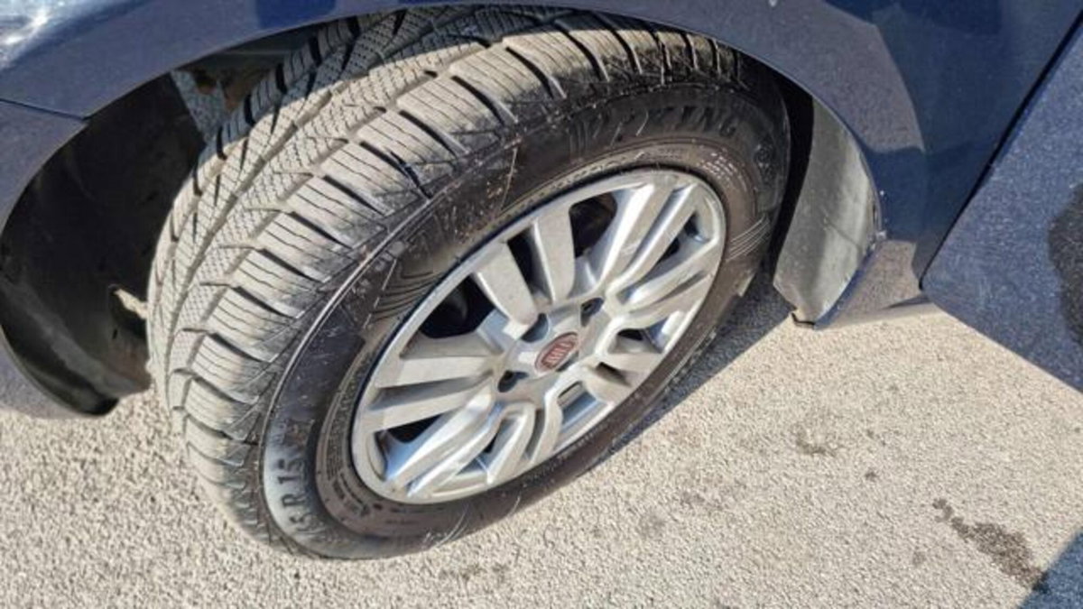 Fiat Punto 1.3 MJT II 75 CV 5 porte Lounge (12)