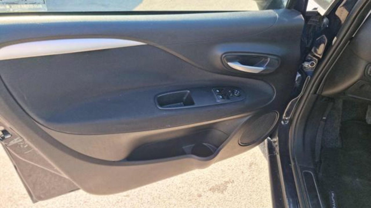 Fiat Punto 1.3 MJT II 75 CV 5 porte Lounge (7)